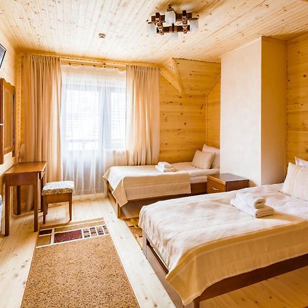 Family Hotel Kaskad Bukovel Ruang foto