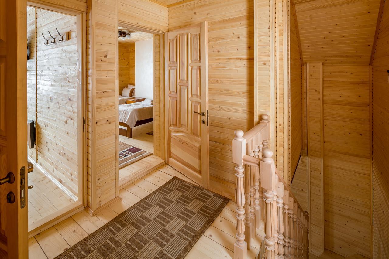 Family Hotel Kaskad Bukovel Bagian luar foto