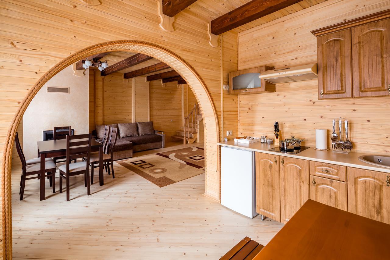 Family Hotel Kaskad Bukovel Bagian luar foto