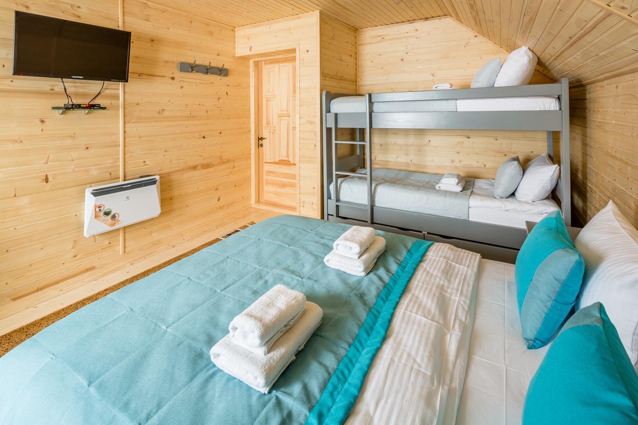 Family Hotel Kaskad Bukovel Bagian luar foto