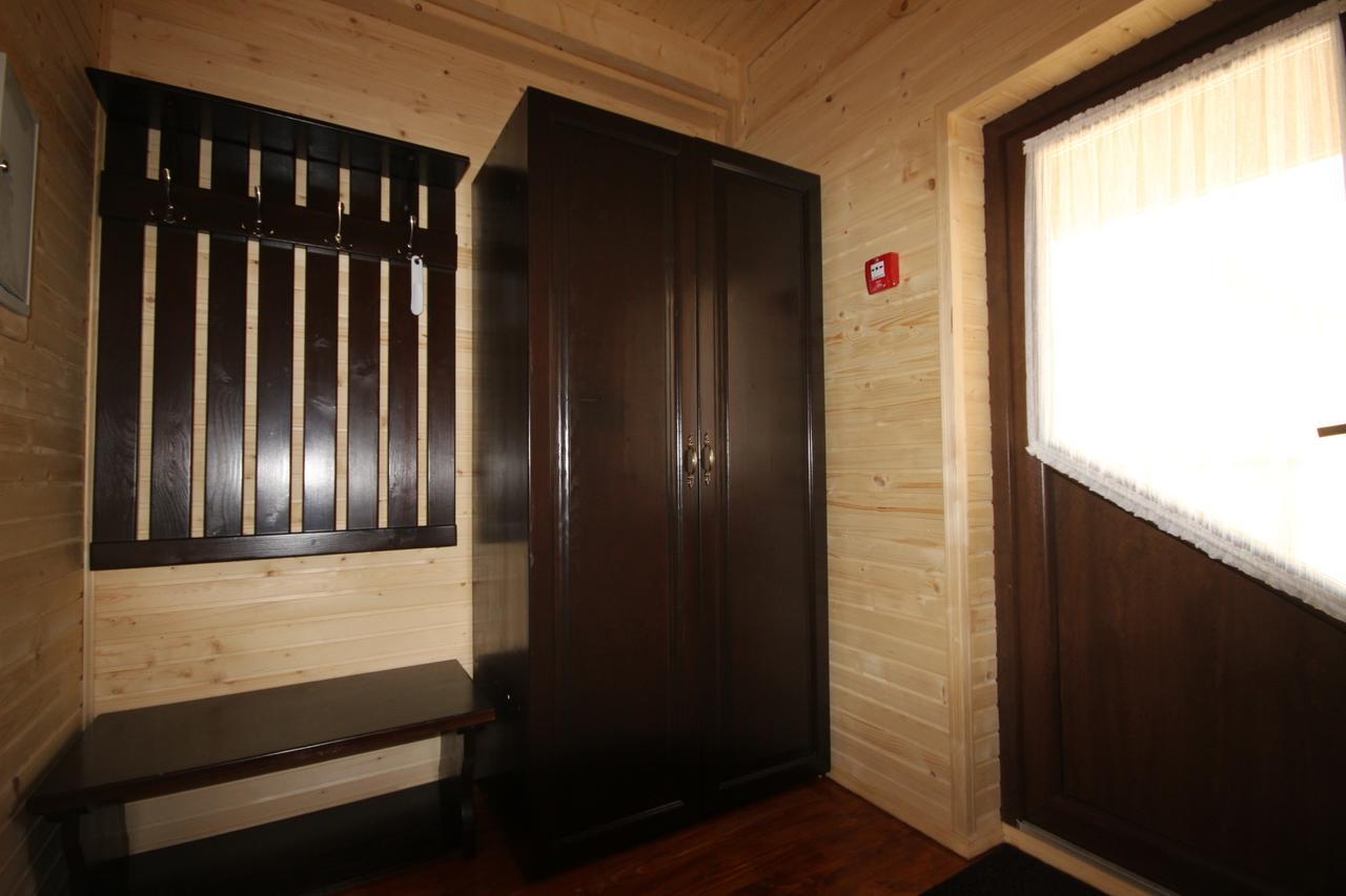 Family Hotel Kaskad Bukovel Bagian luar foto