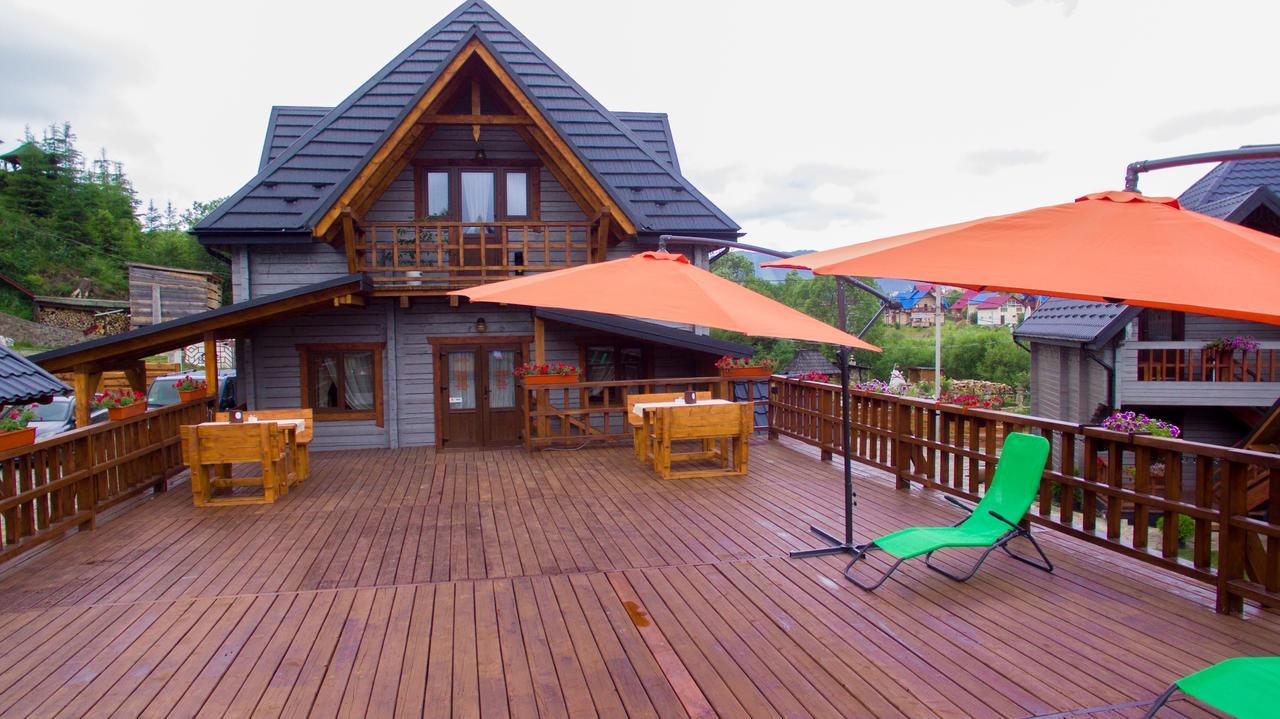 Family Hotel Kaskad Bukovel Bagian luar foto