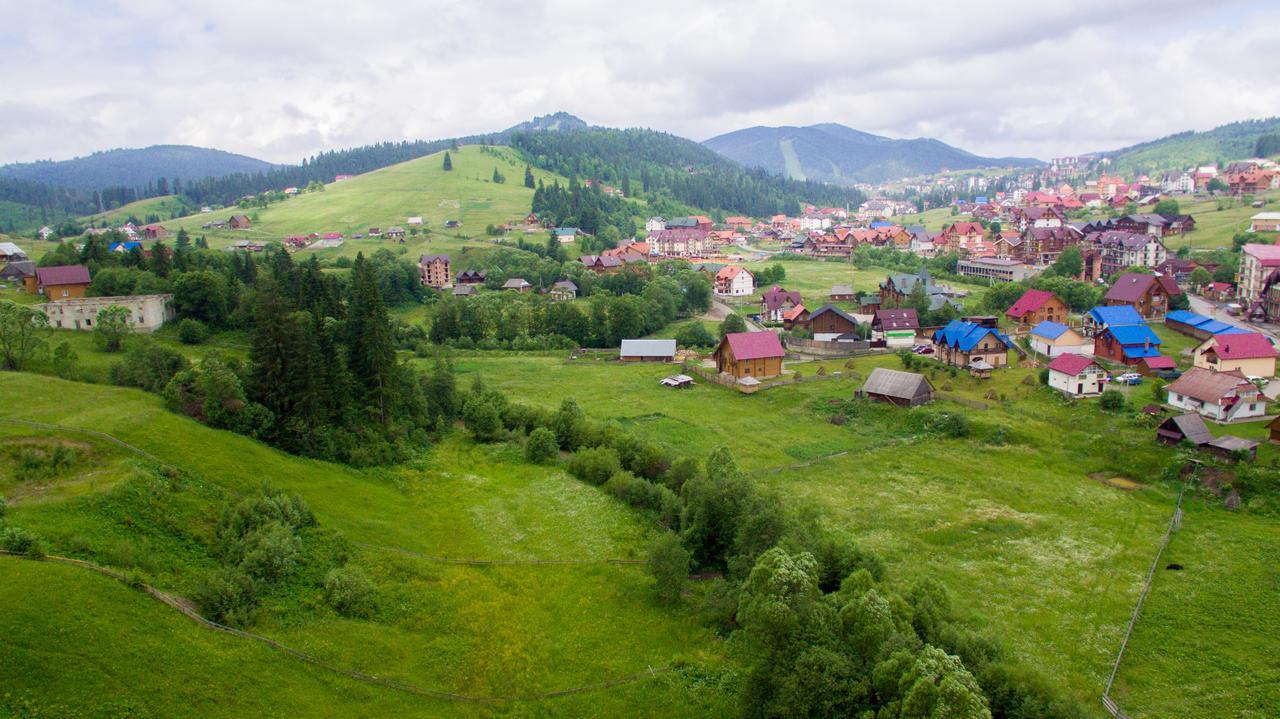 Family Hotel Kaskad Bukovel Bagian luar foto